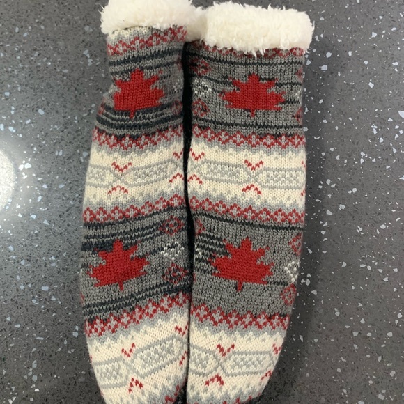 Muk Luks Socks - Picture 3 of 3